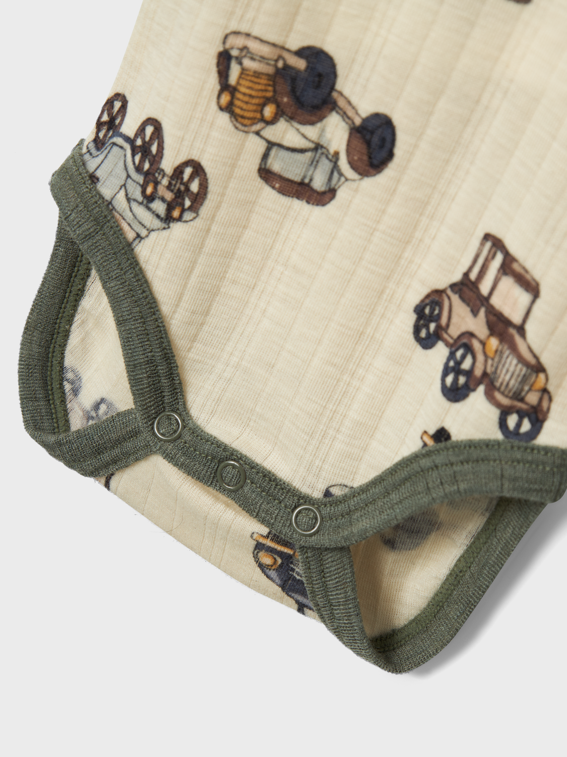 model_shot-front_full